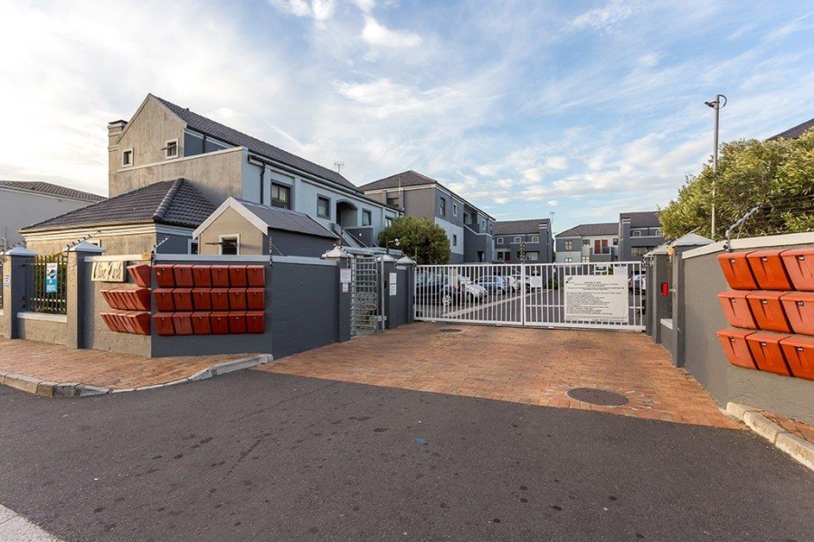 2 Bedroom Property for Sale in Parklands Western Cape